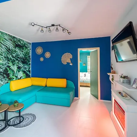 Beautiful In With House Sea View Holiday home