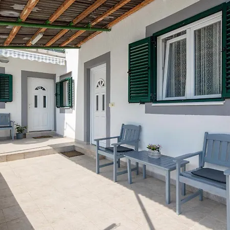 Beautiful In With House Sea View *