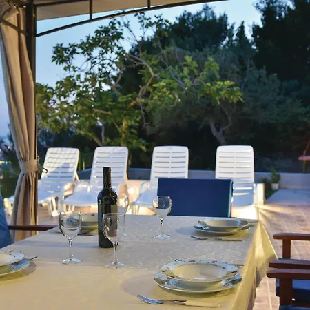 Semesterbostad Beautiful In With House Sea View