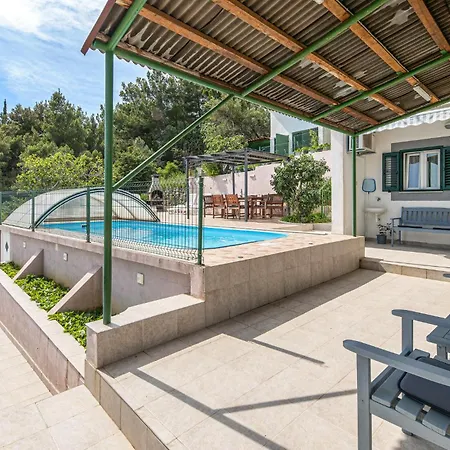 Beautiful In With House Sea View *